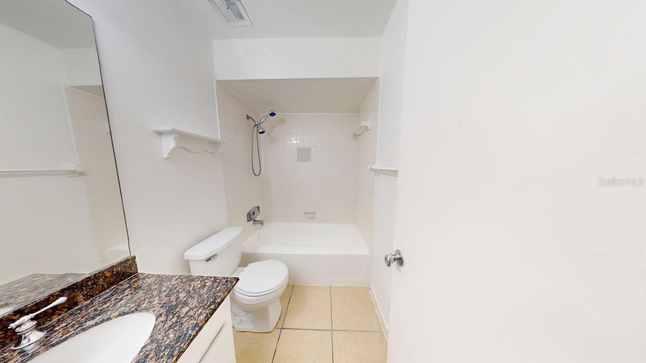 ASHWOOD CONDO - Residential Lease