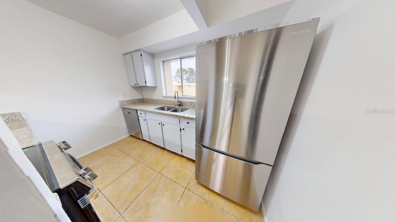 ASHWOOD CONDO - Residential Lease