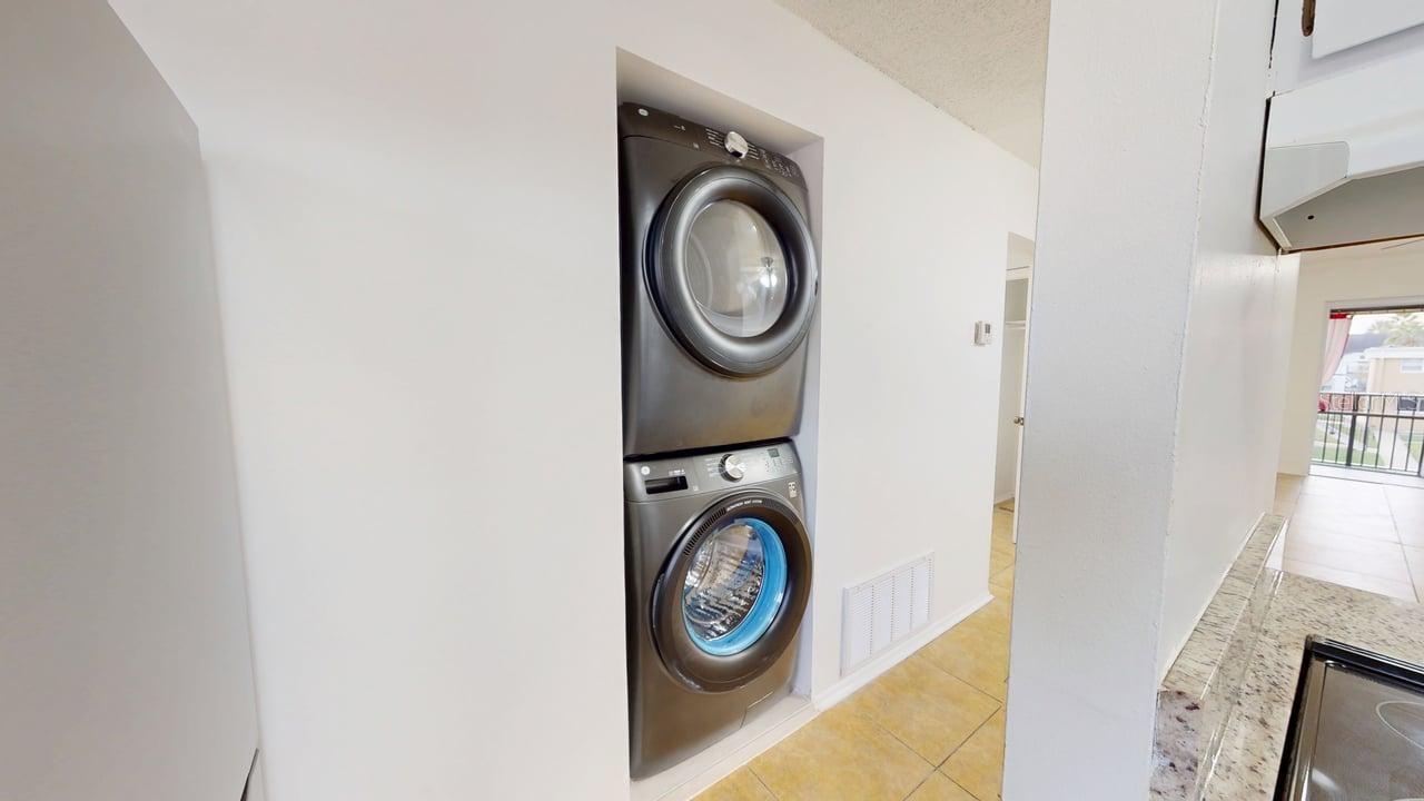 ASHWOOD CONDO - Residential Lease