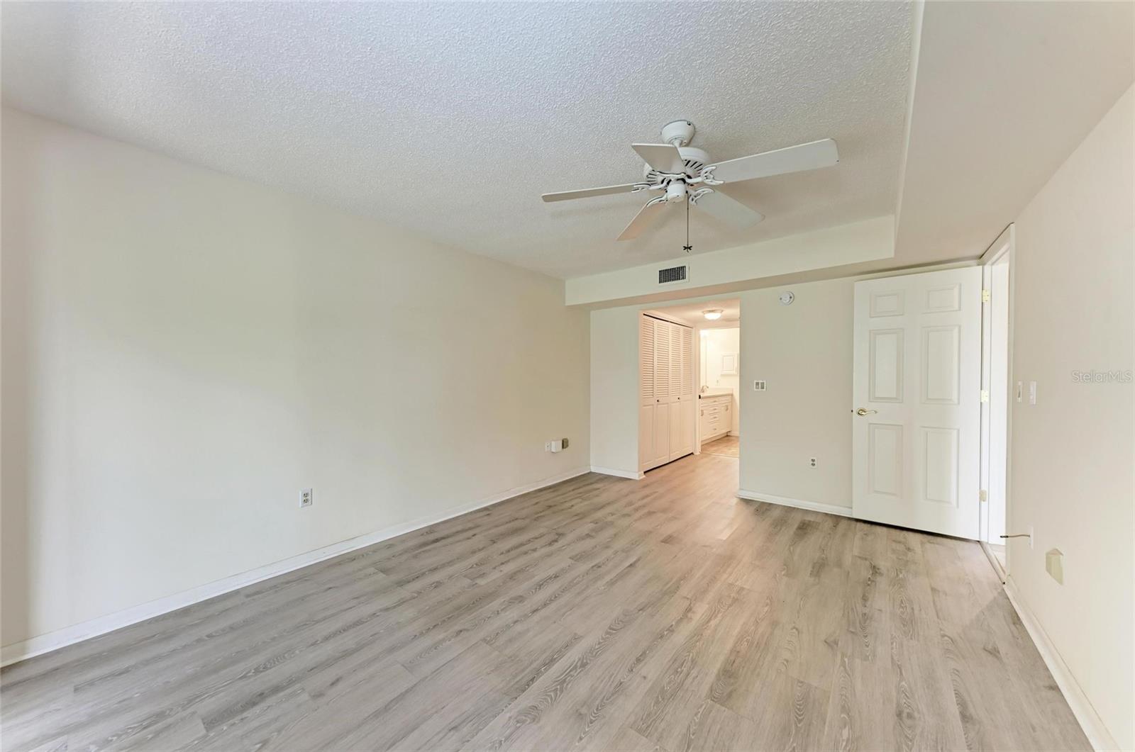 HUNTINGWOOD - Residential