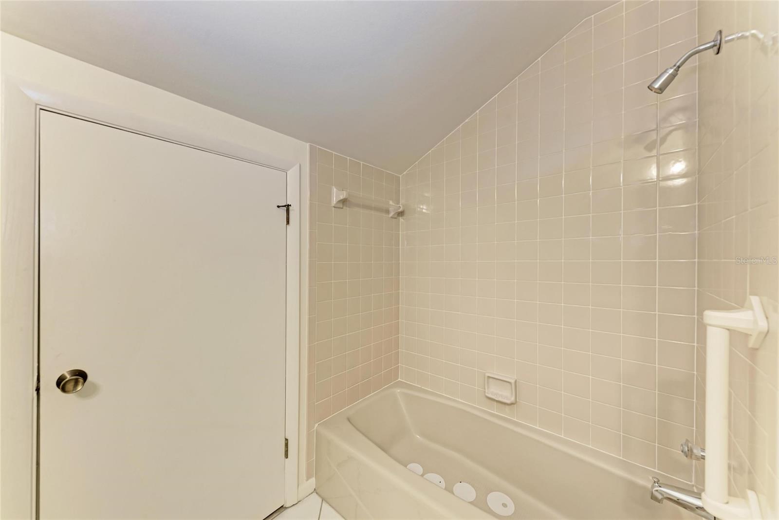 HUNTINGWOOD - Residential