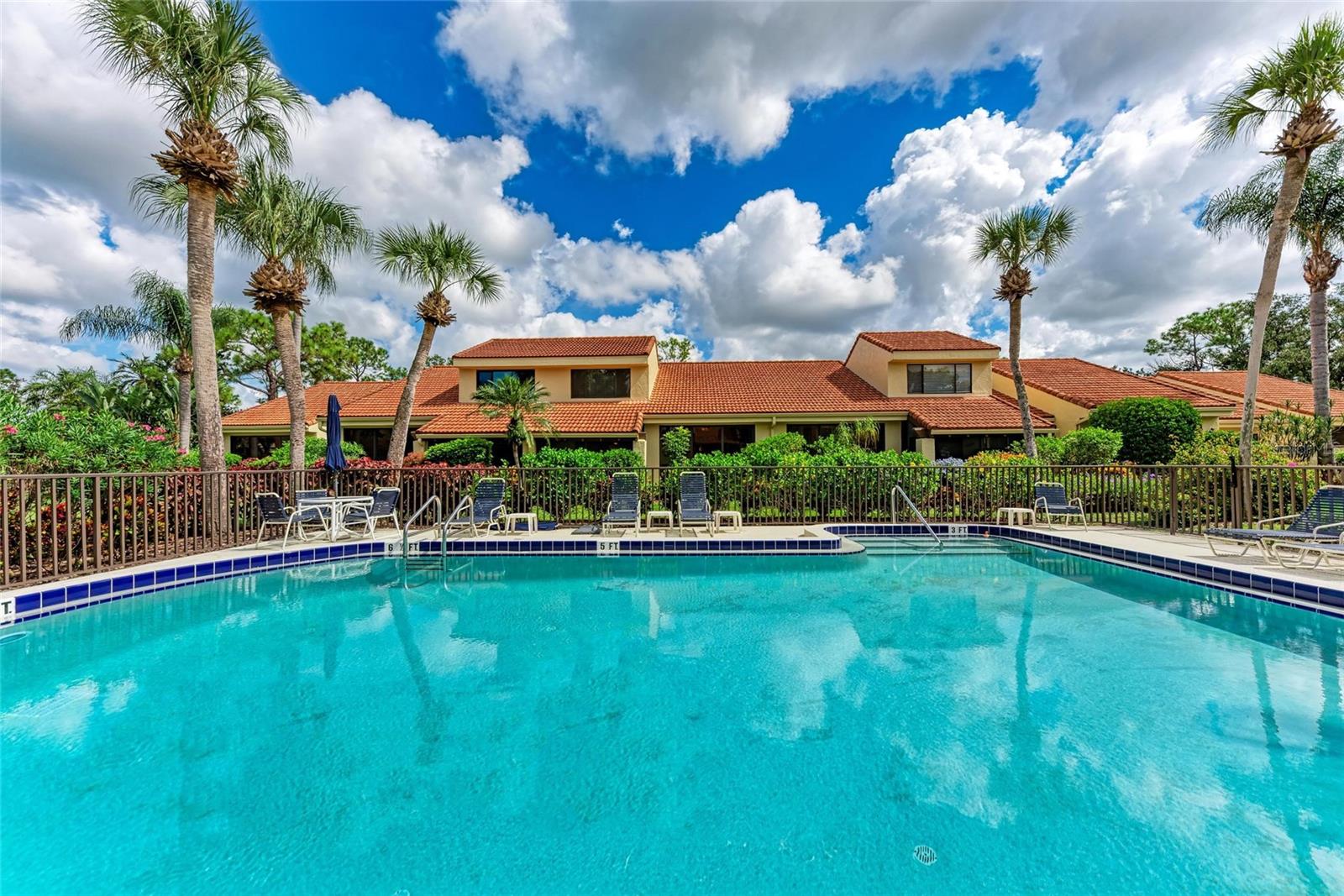 HUNTINGWOOD - Residential