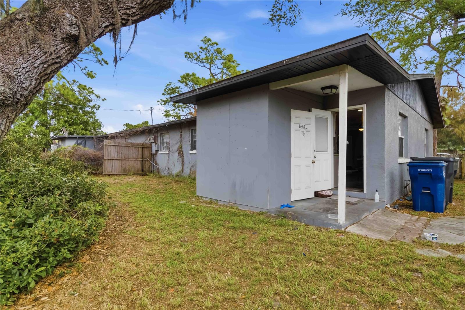 BEVERLY HEIGHTS - Residential Income