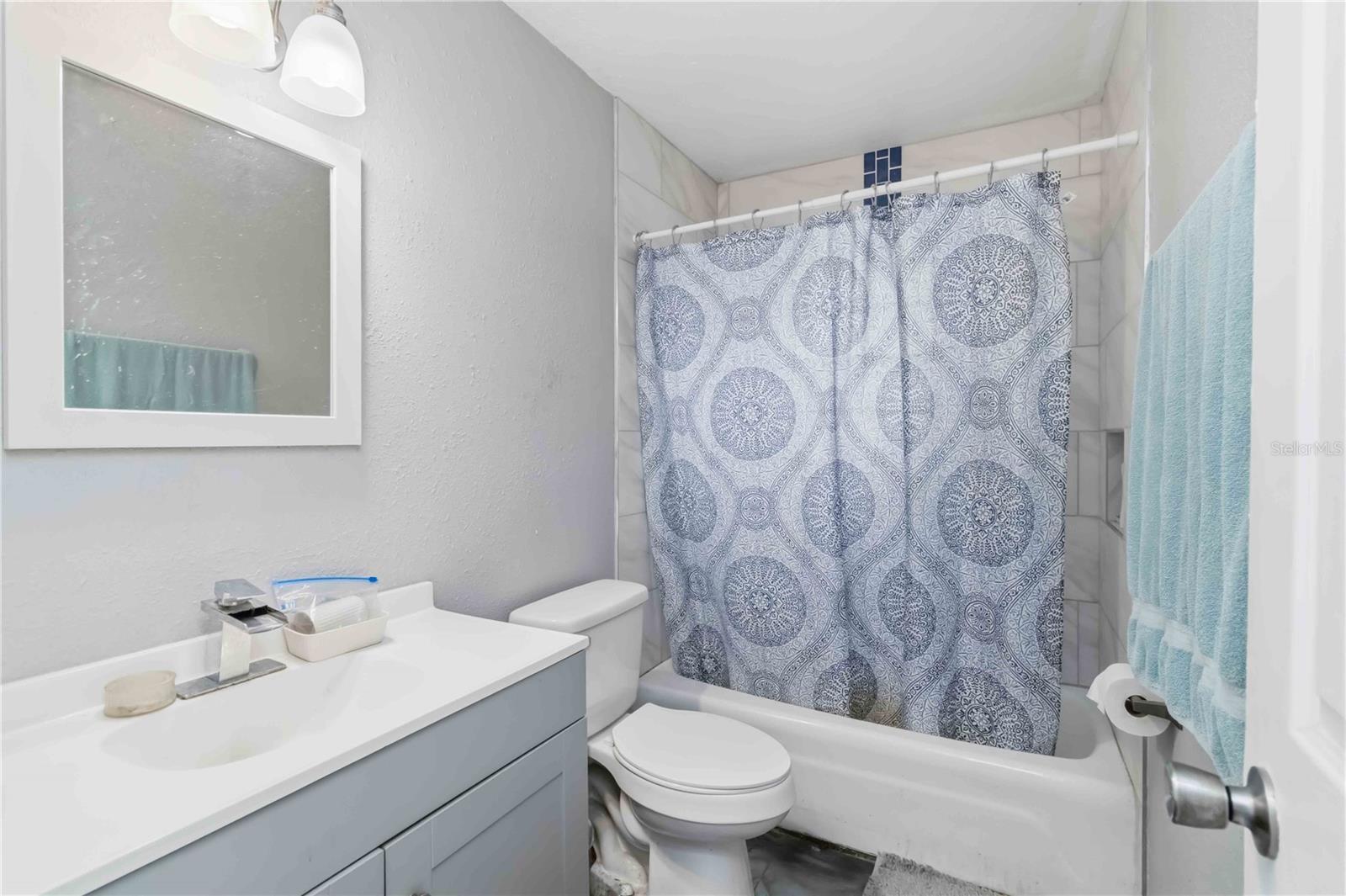 BEVERLY HEIGHTS - Residential Income