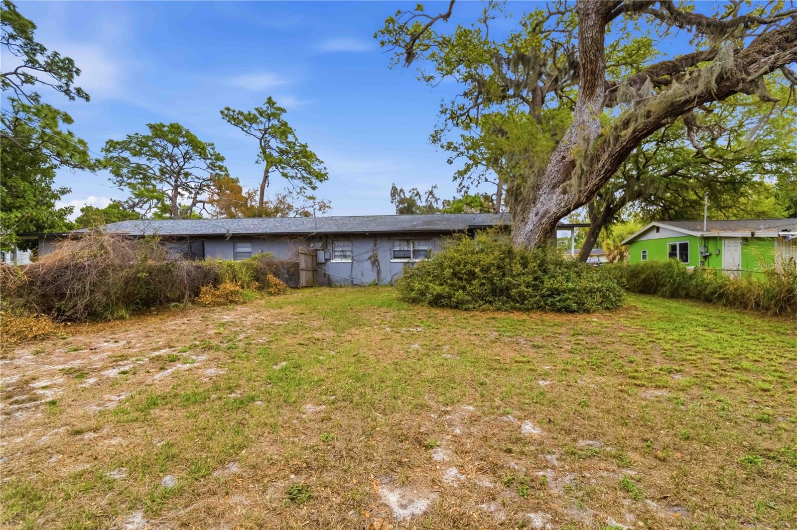 BEVERLY HEIGHTS - Residential Income