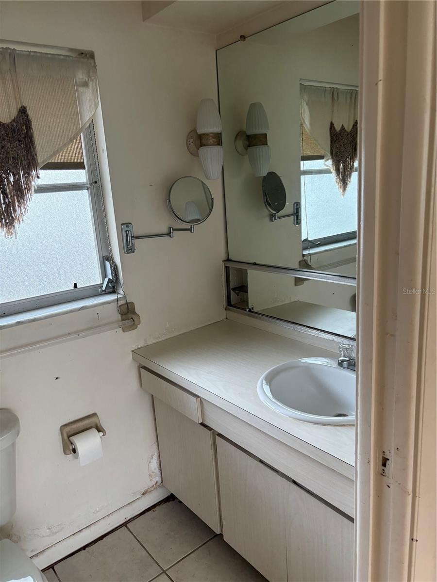 COUNTRY ESTATES 2ND ADD - Residential