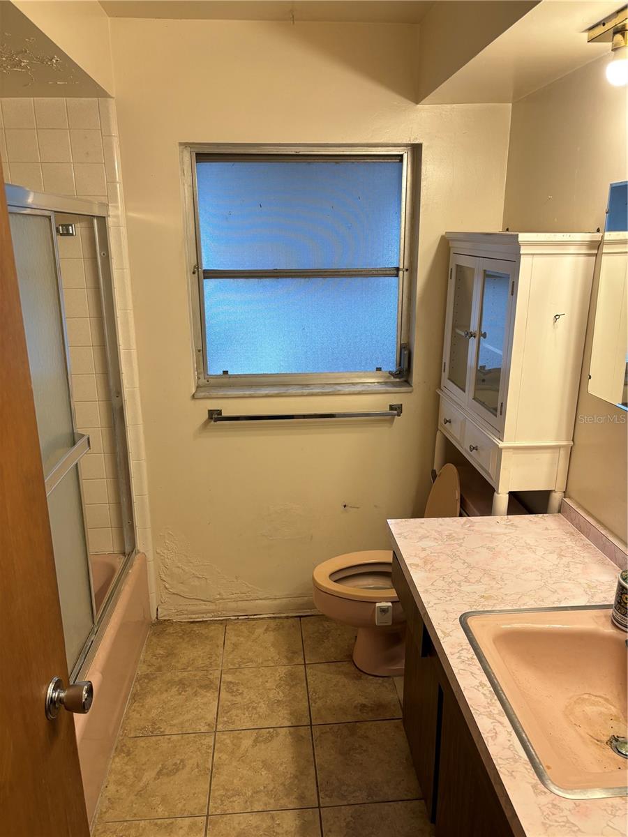 COUNTRY ESTATES 2ND ADD - Residential