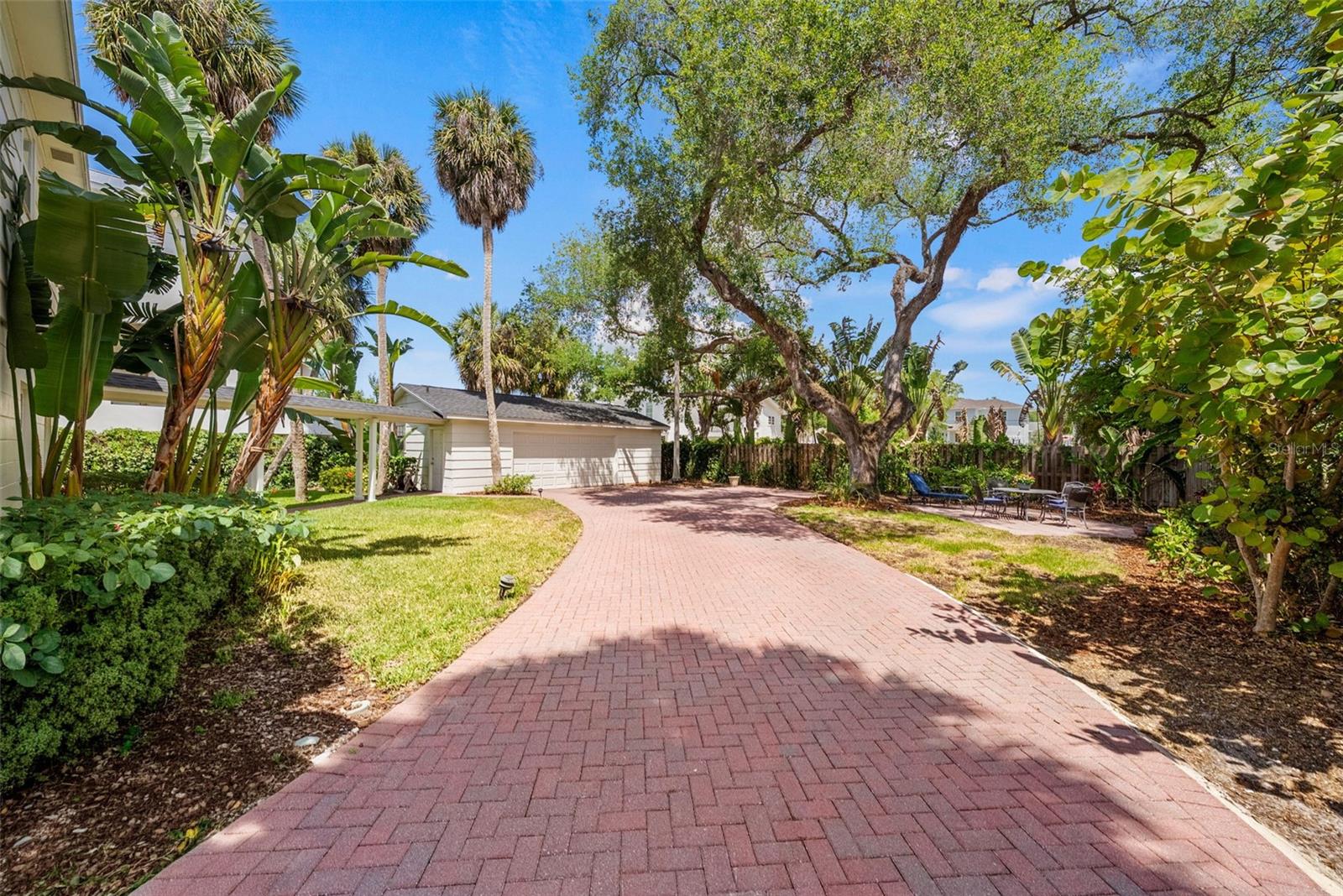 HENDERSON BEACH - Residential