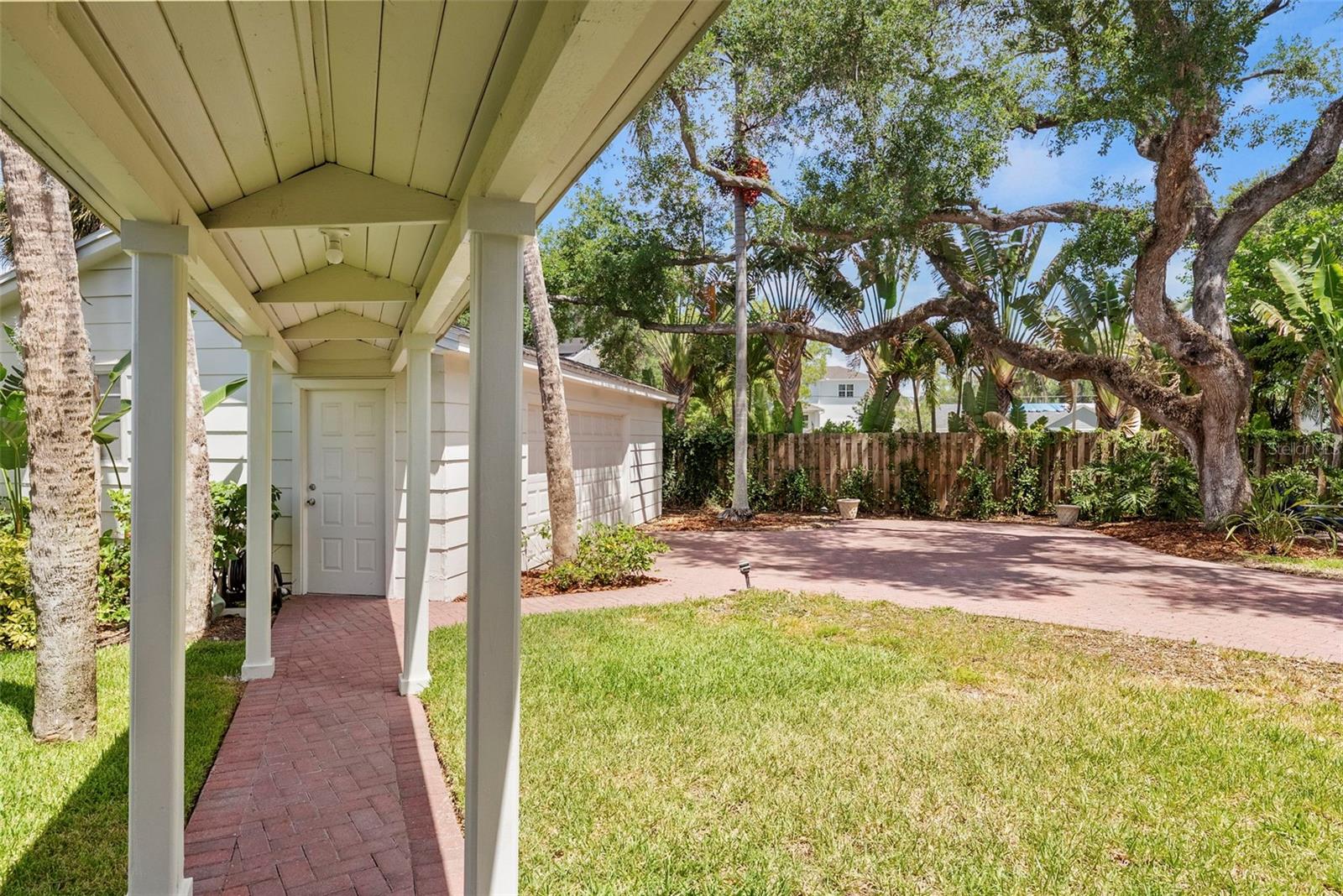 HENDERSON BEACH - Residential