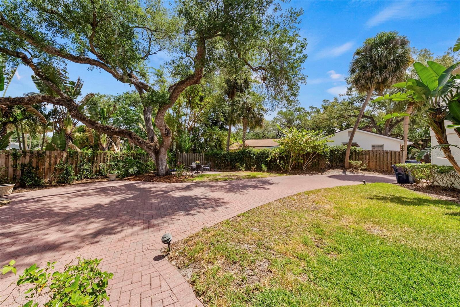 HENDERSON BEACH - Residential