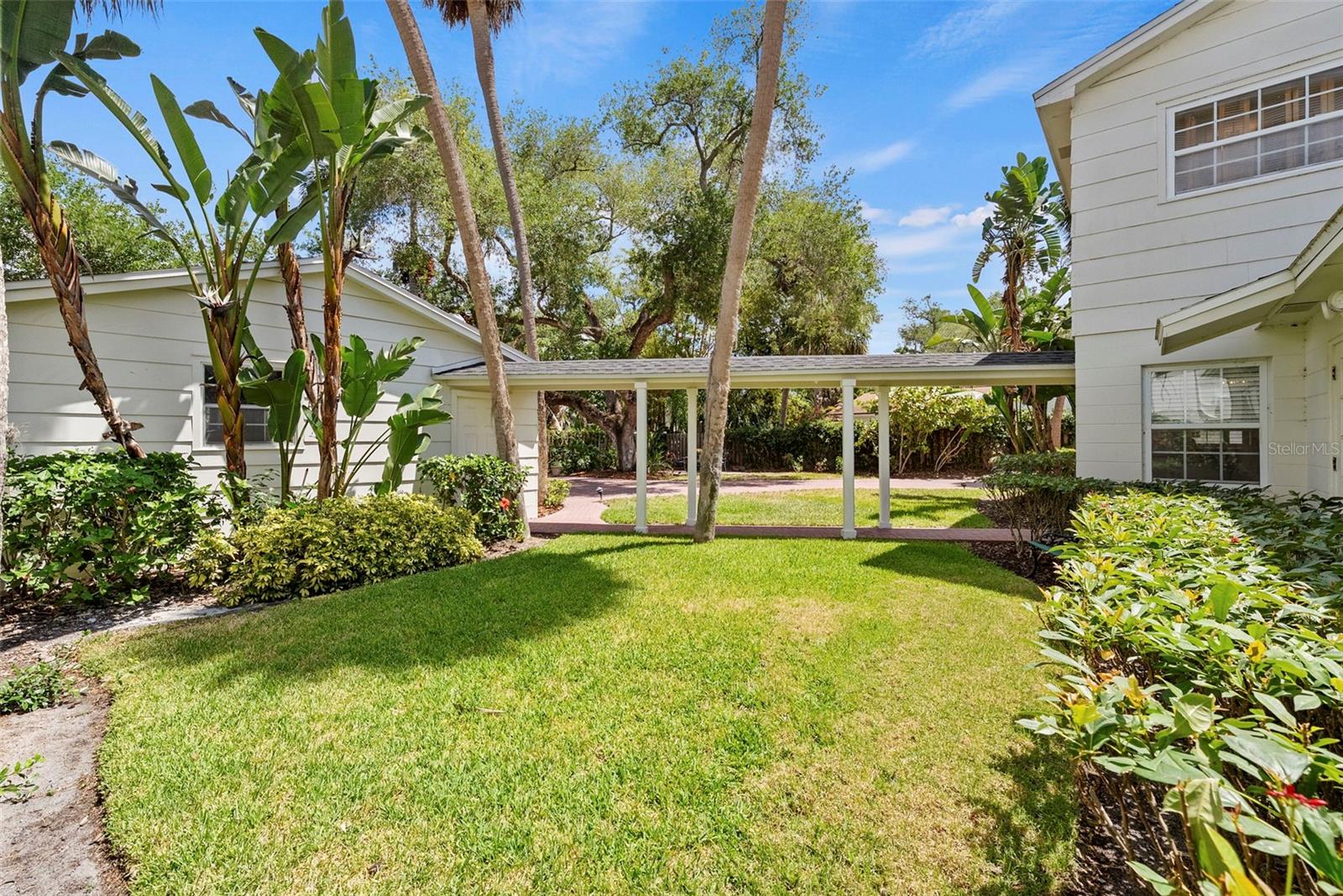 HENDERSON BEACH - Residential