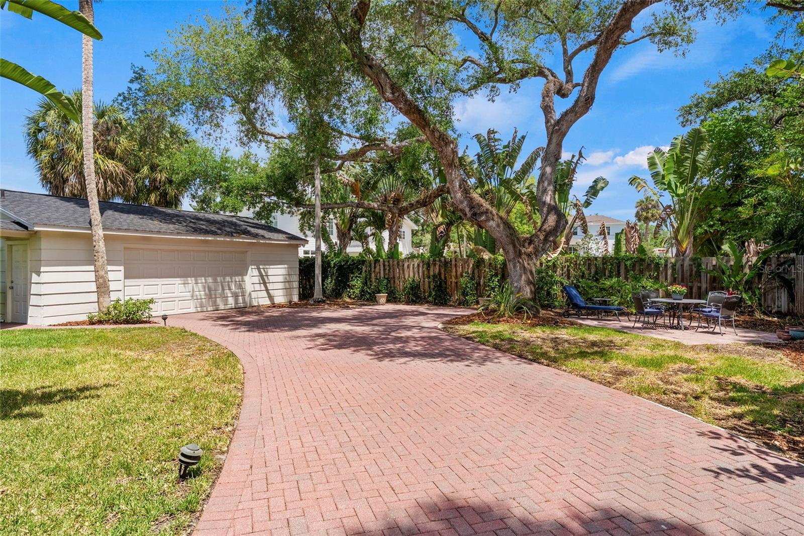 HENDERSON BEACH - Residential