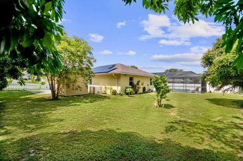 A home in LAKE ALFRED