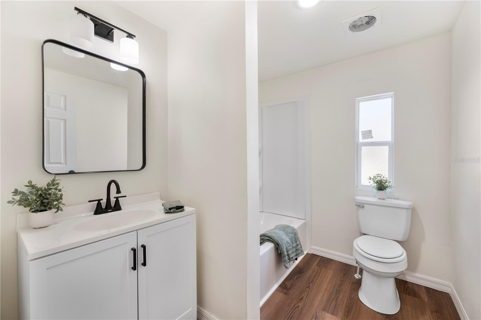 LAKE MARIANA ACRES - Residential