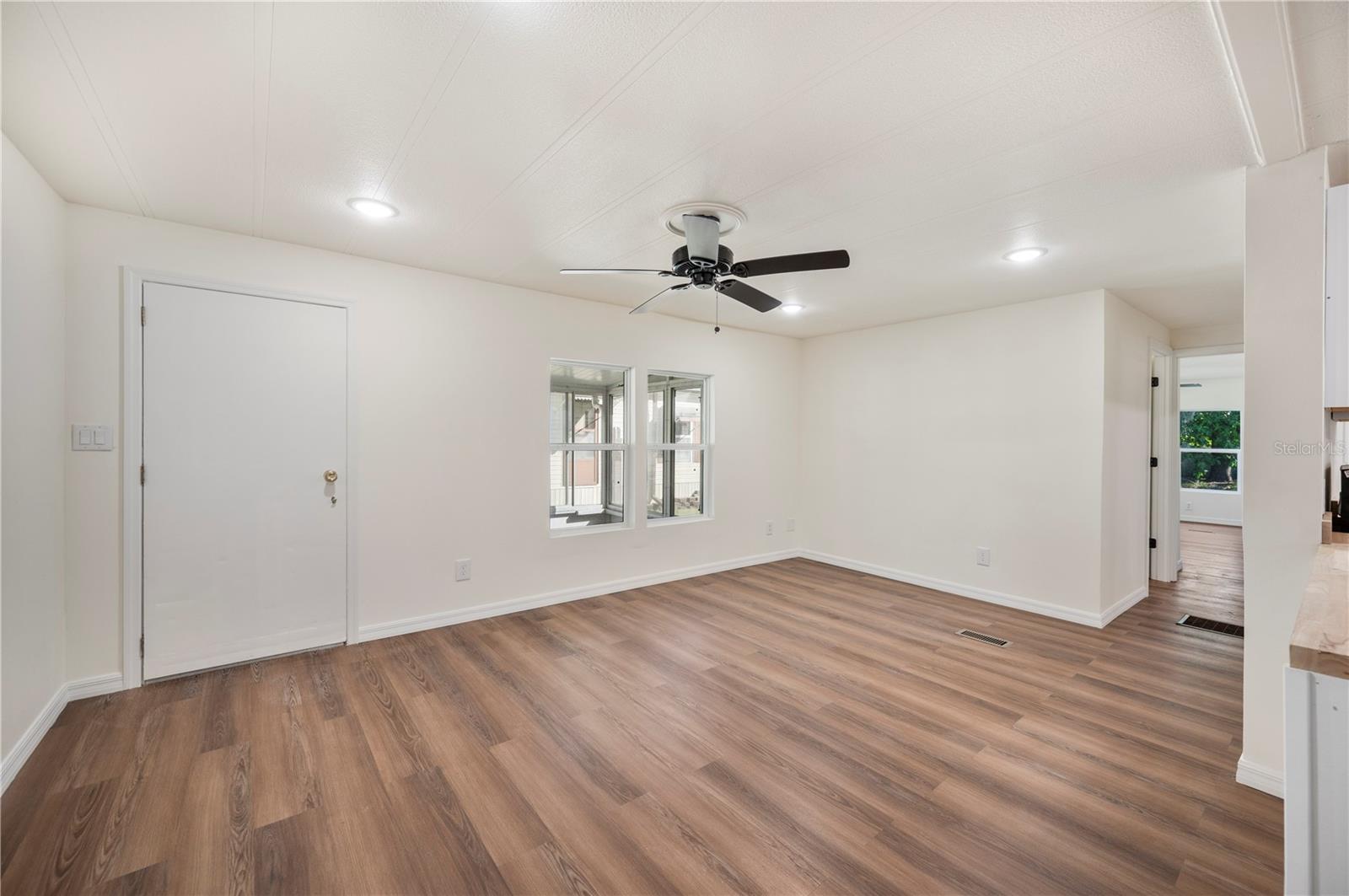 LAKE MARIANA ACRES - Residential