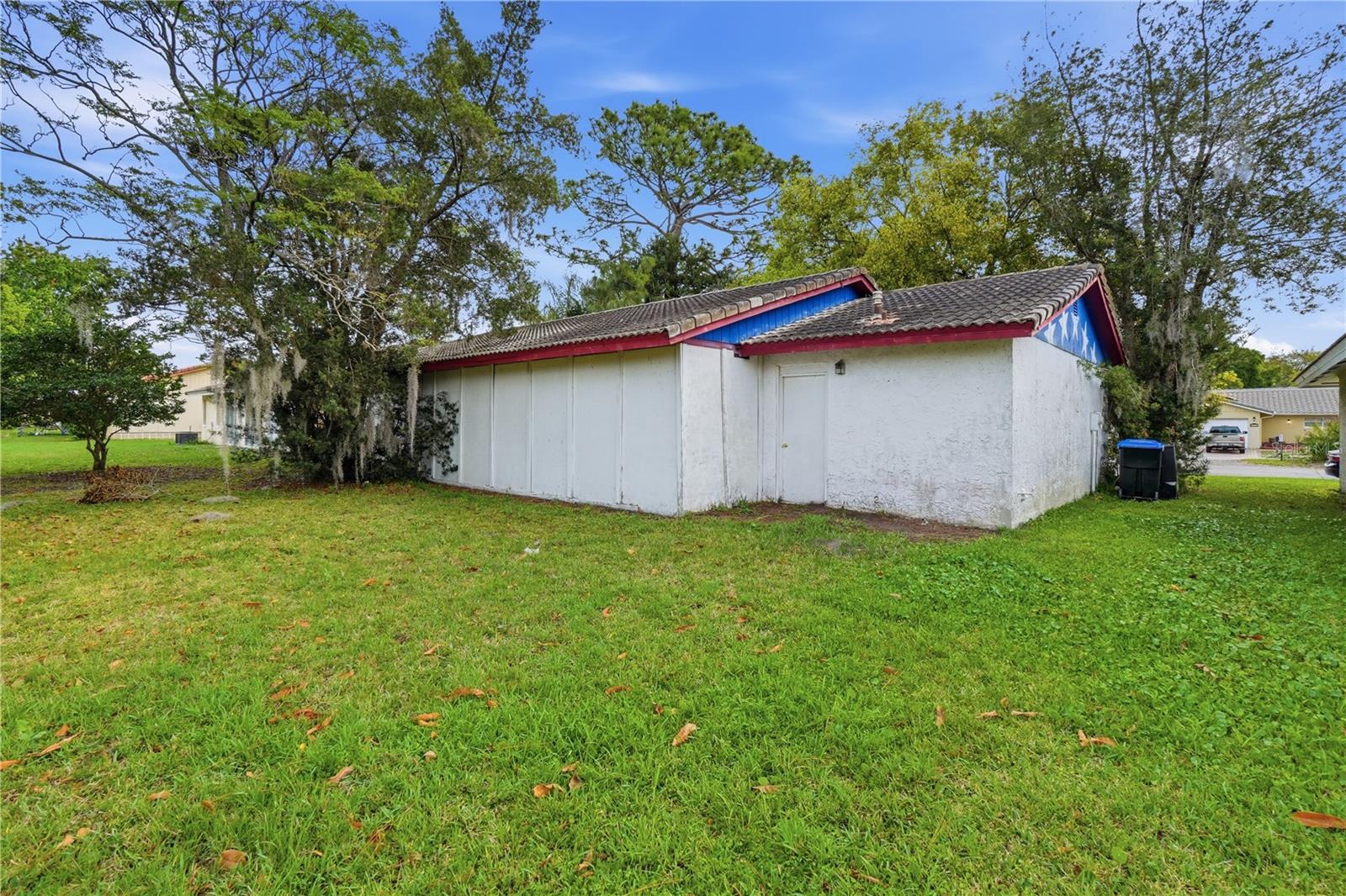 ORANGEWOOD SHADOWWOOD - Residential