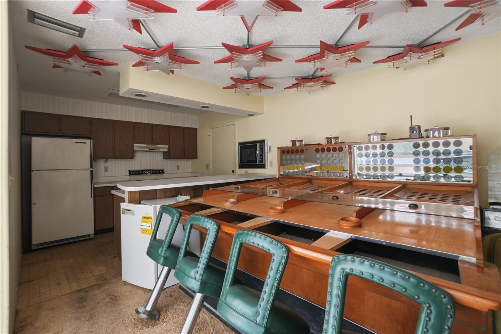 ORANGEWOOD SHADOWWOOD - Residential