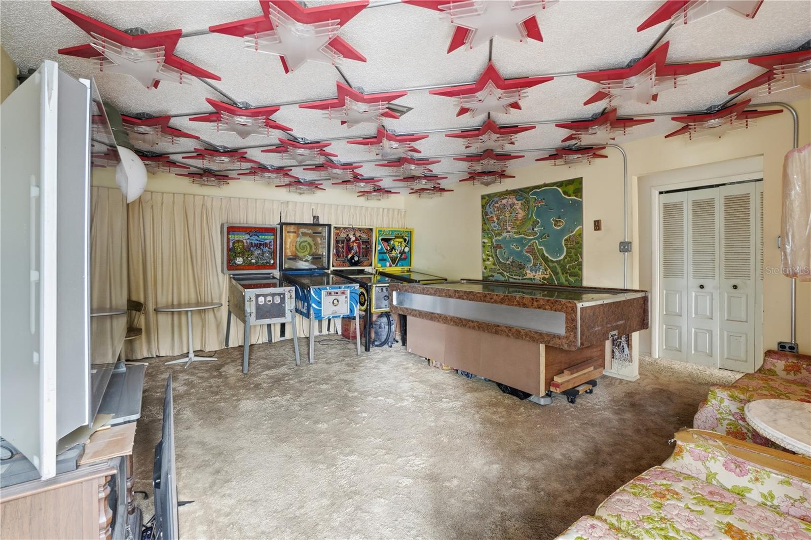 ORANGEWOOD SHADOWWOOD - Residential