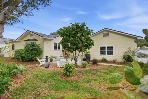 Photo of 1201 30th Avenue N, St Petersburg, FL 33704 (MLS # TB8464978)