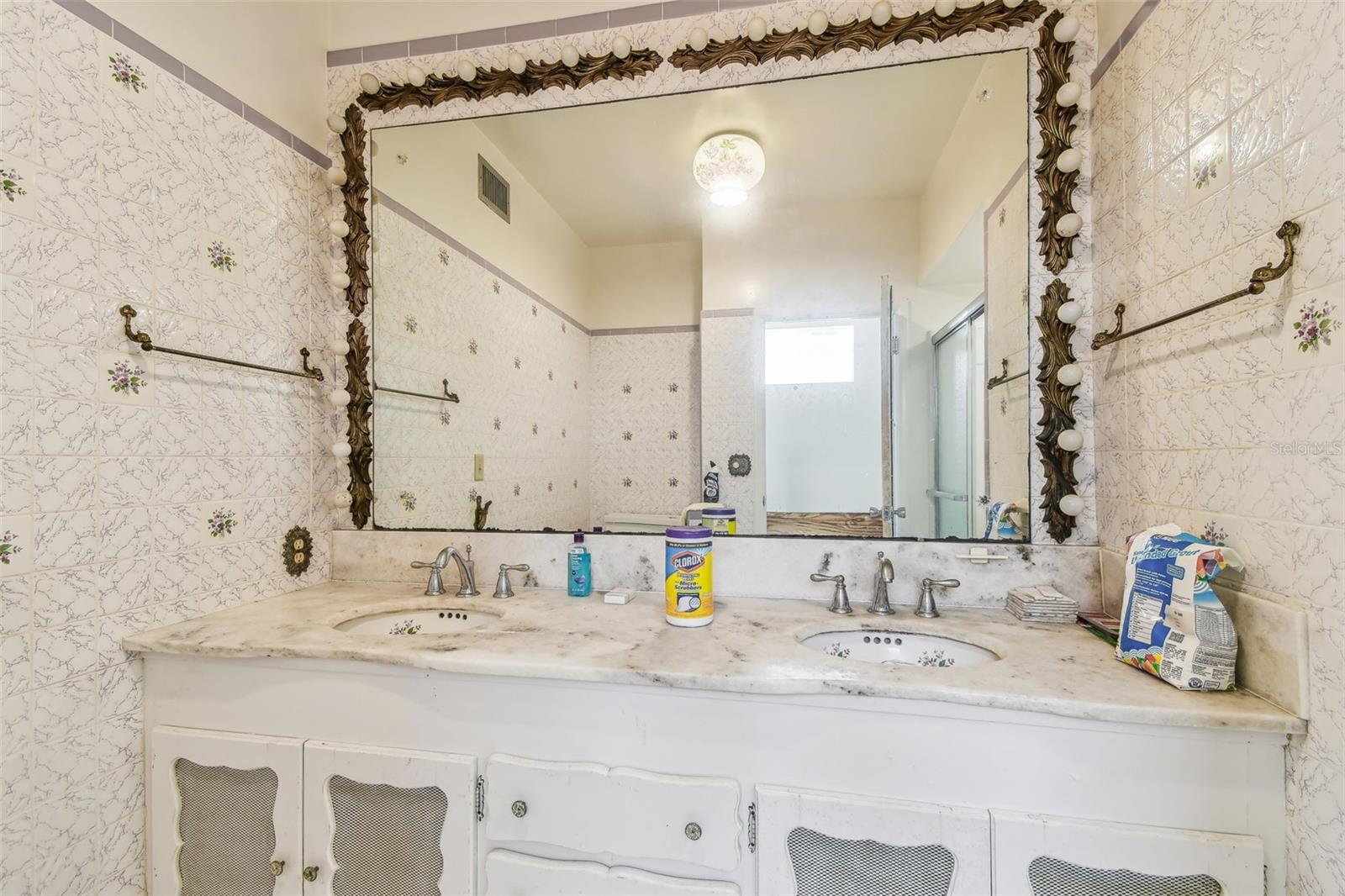 INDIAN ROCKS - Residential