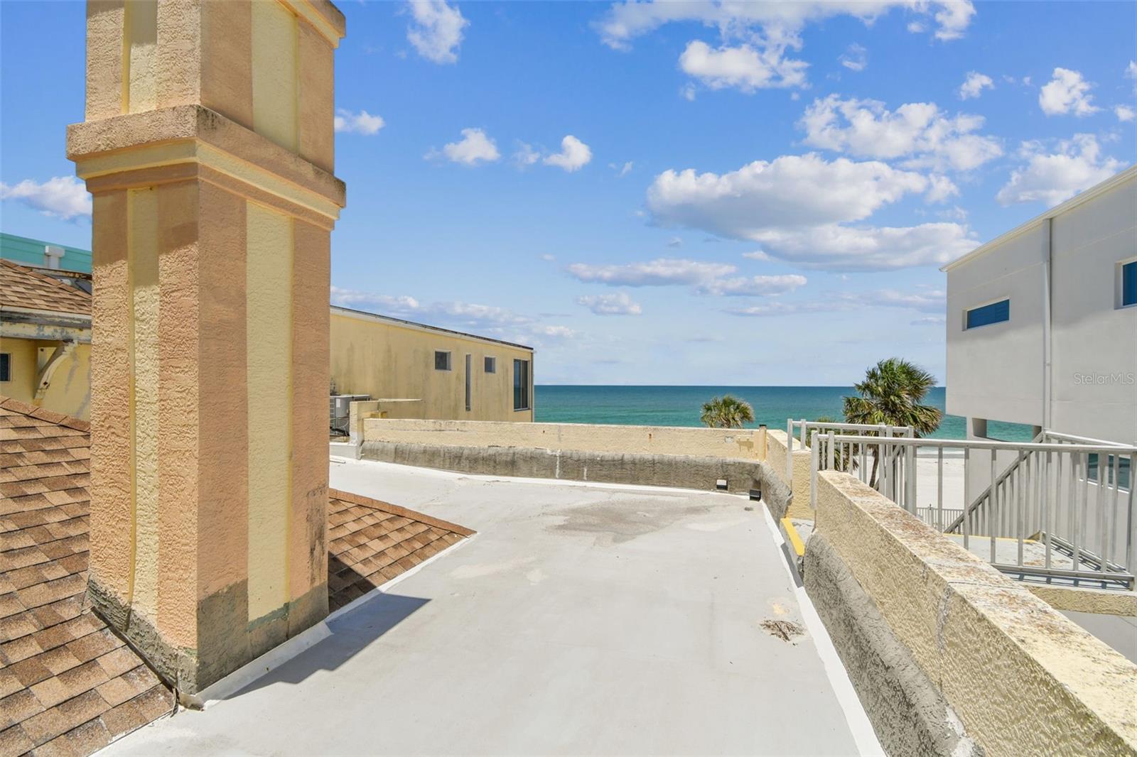 INDIAN ROCKS - Residential