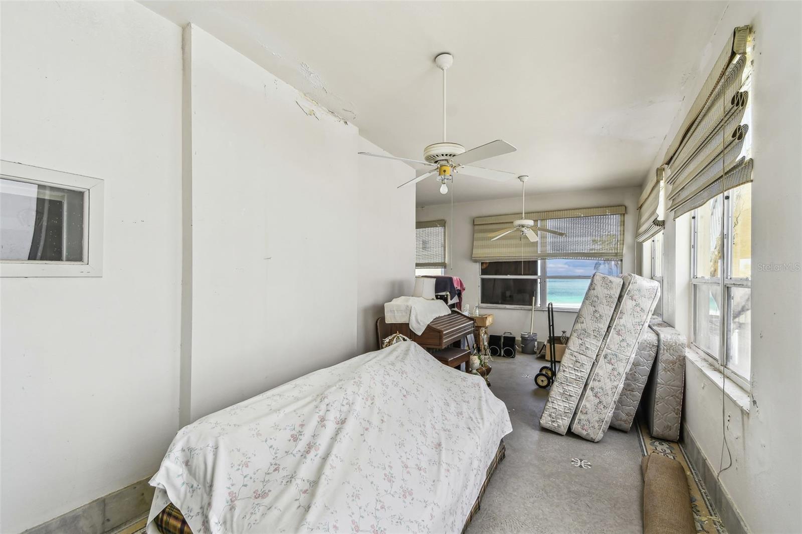 INDIAN ROCKS - Residential