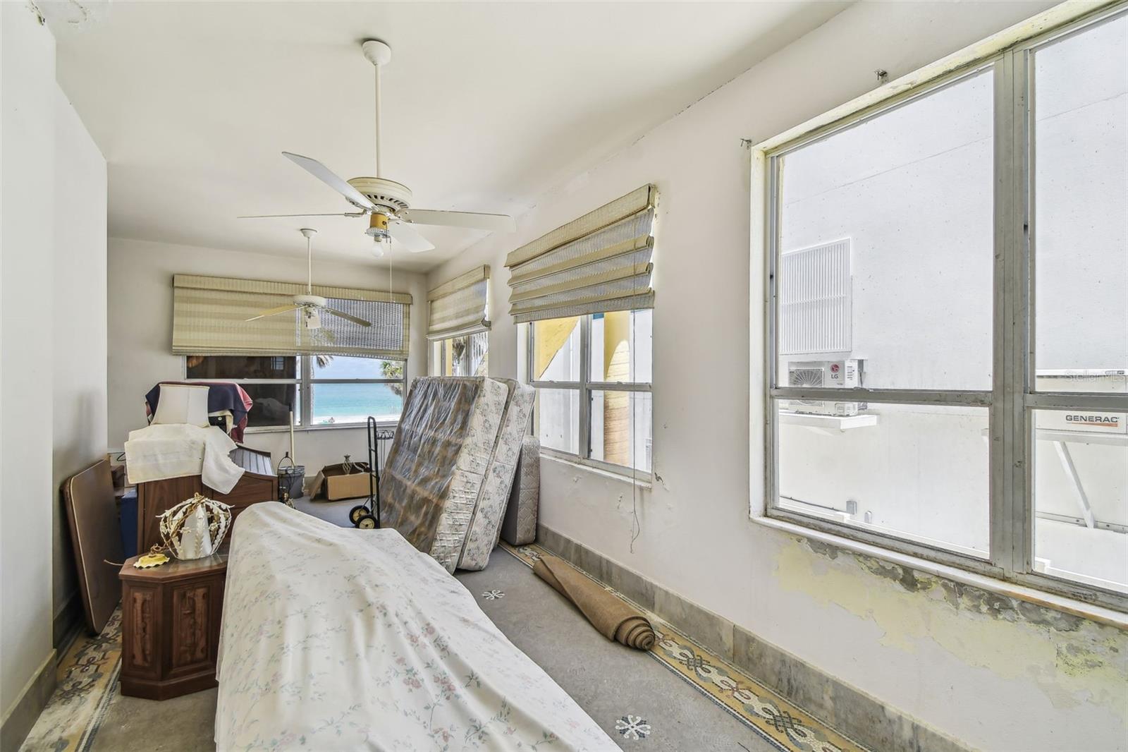 INDIAN ROCKS - Residential