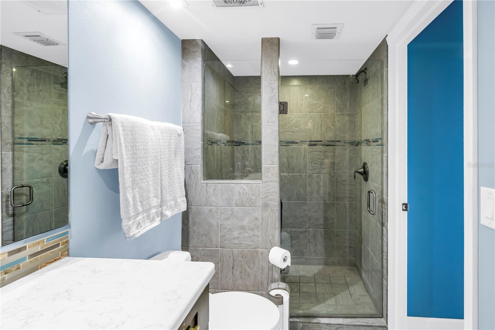 WEATHERLY THE CONDO - Residential Lease