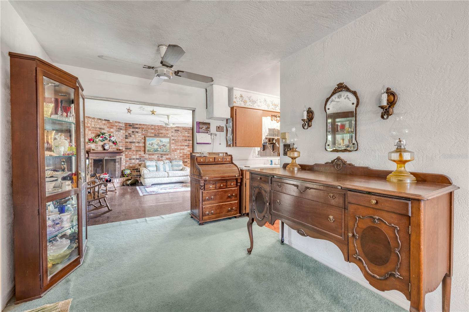 1160 PINEVIEW DRIVE