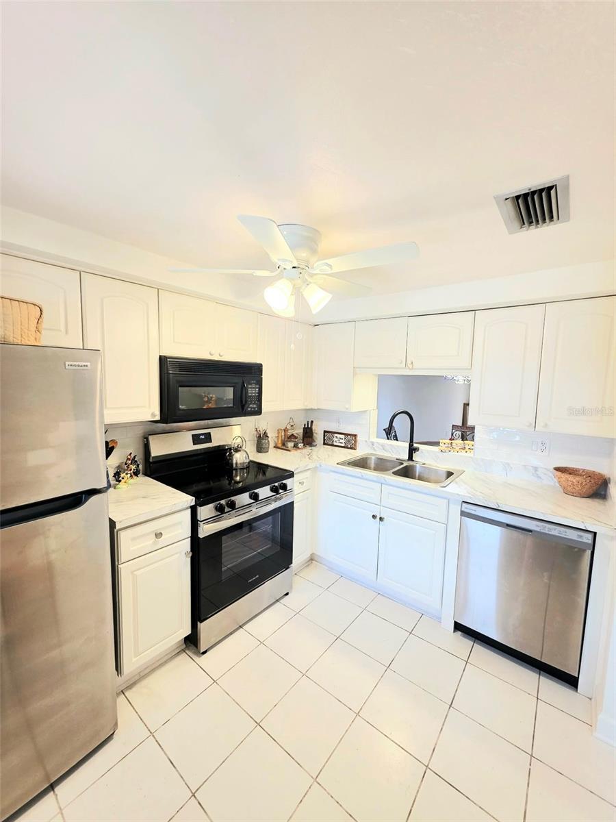 GARDENS BEACON SQUARE - Residential