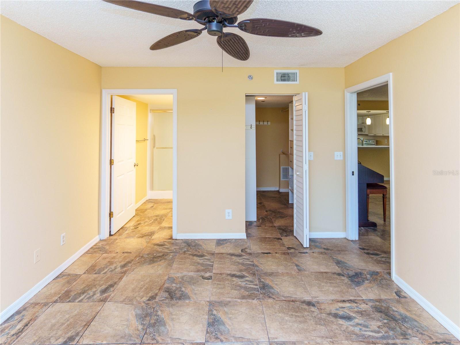 HARBOR GREENS AT YACHT CLUB ESTATES - Residential