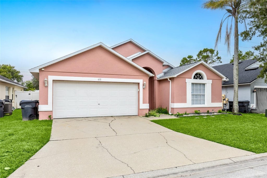 Photo of 611 Saddle Ridge Drive, Davenport, FL 33896 (MLS # O6437459)