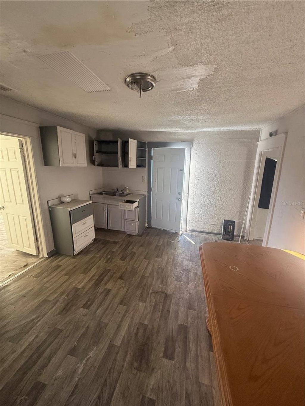 Photo of 1015 E Columbus Drive, Tampa, FL 33605 (MLS # TB8474447)