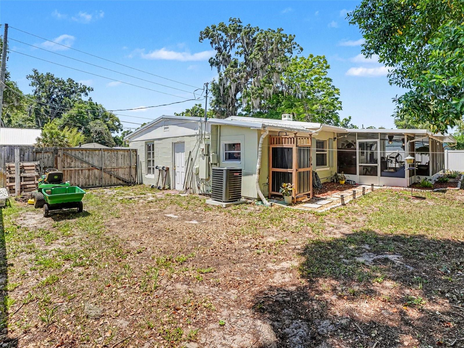 MOUNT DORA ORANGE HILL - Residential