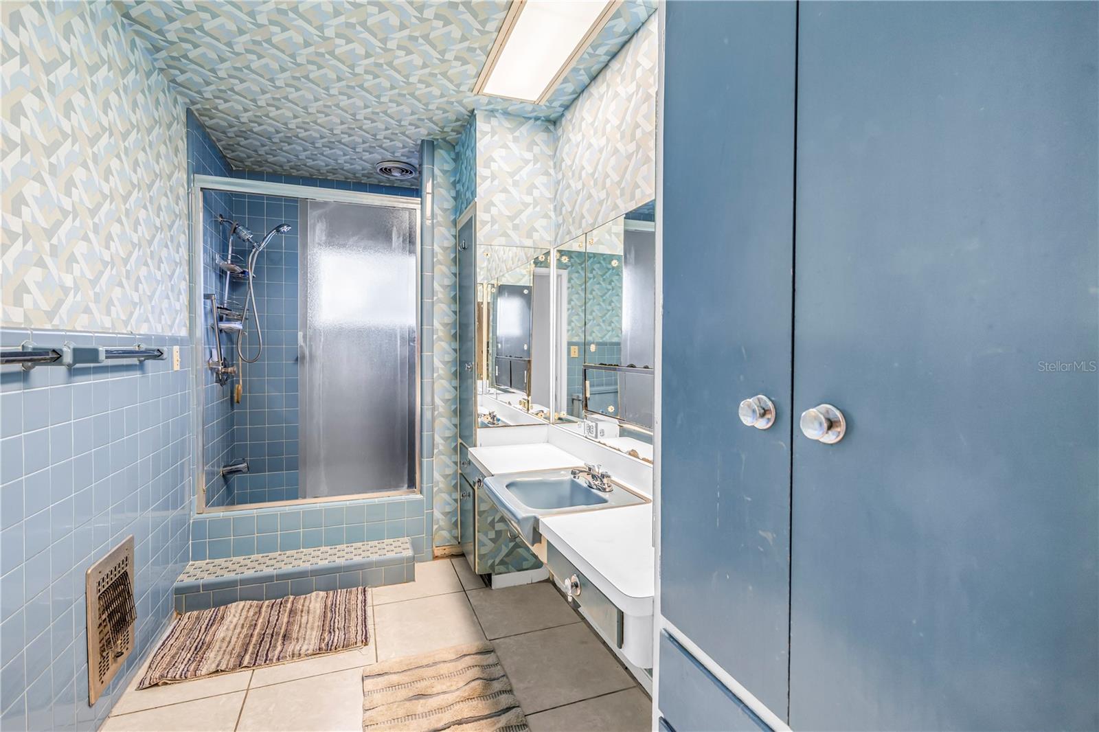 LAKE PASADENA DEV - Residential