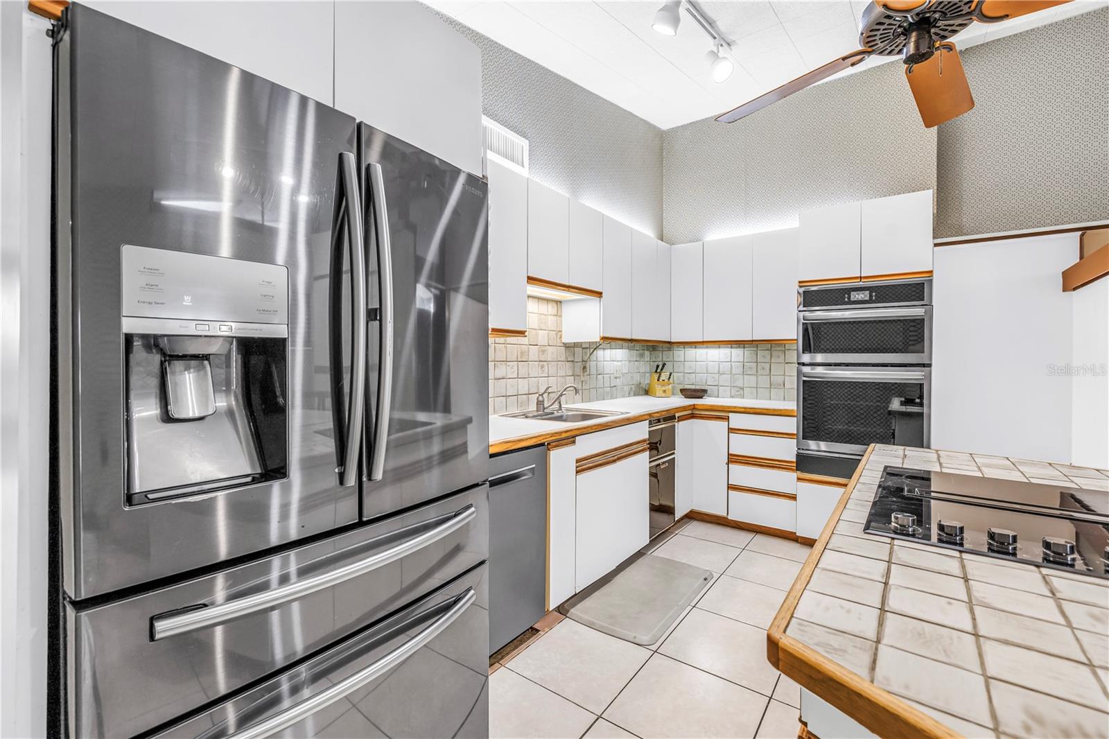 LAKE PASADENA DEV - Residential