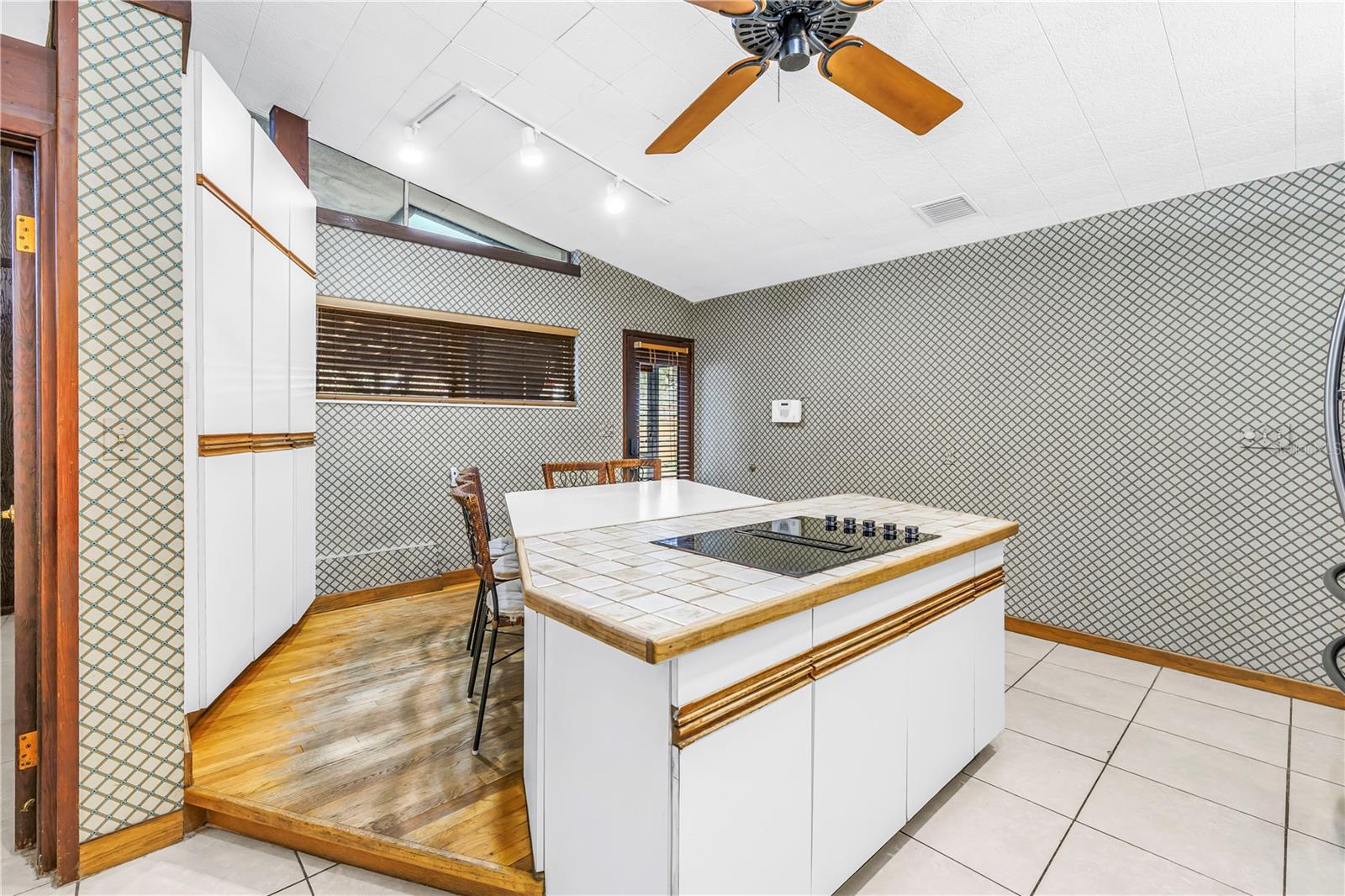 LAKE PASADENA DEV - Residential