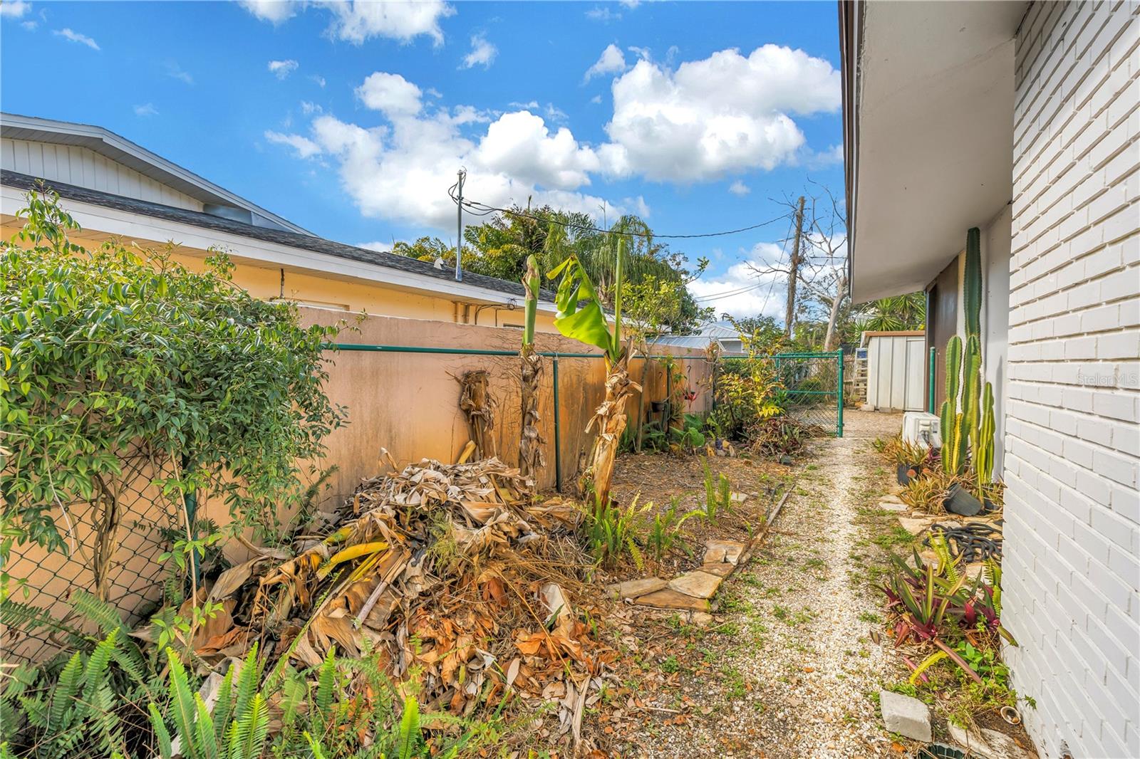 LAKE PASADENA DEV - Residential