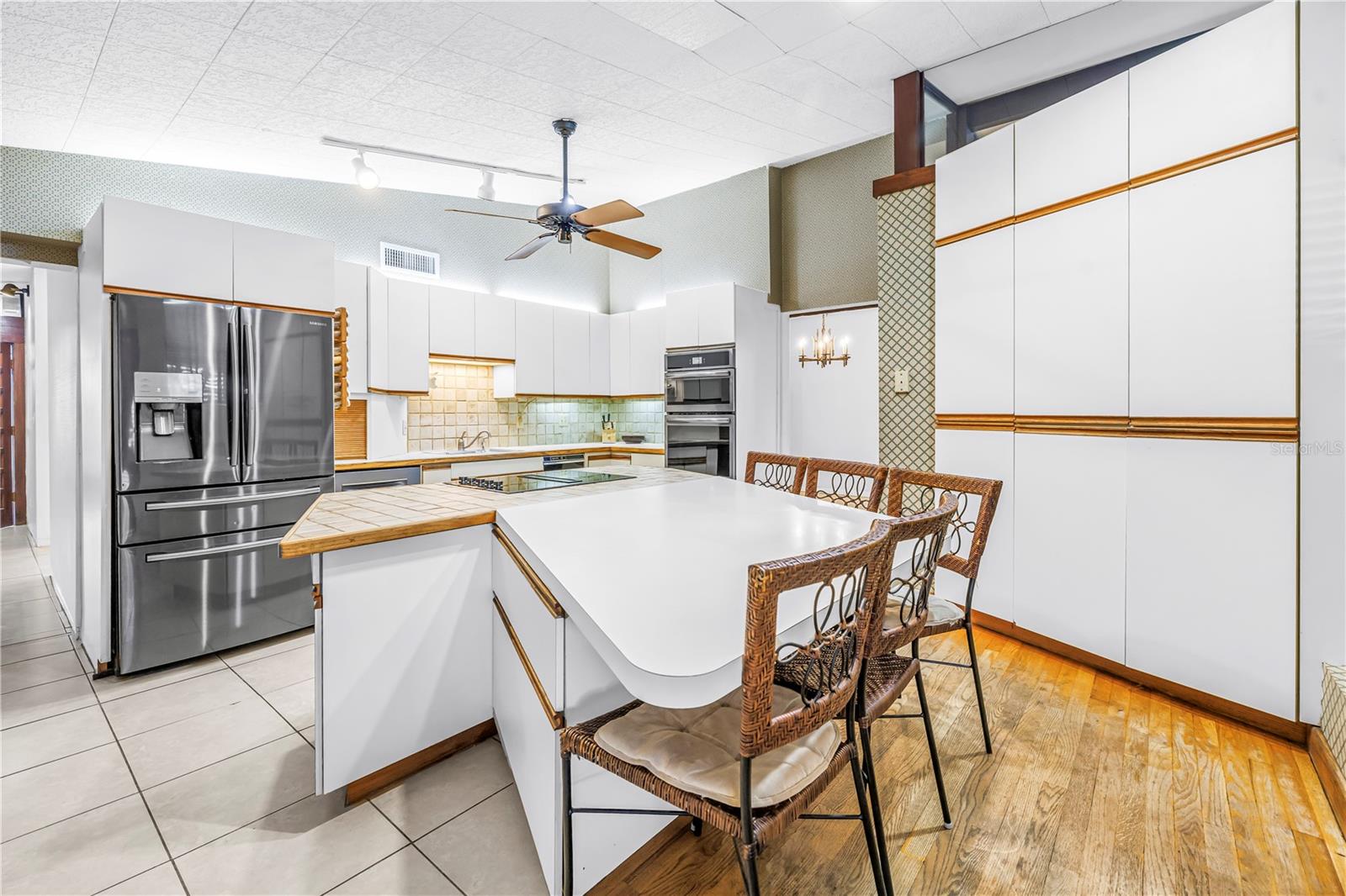 LAKE PASADENA DEV - Residential