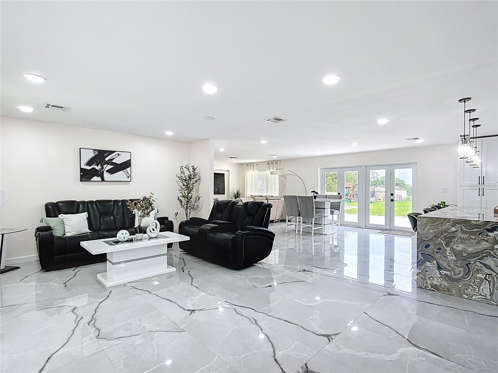 516 PETES LANE
