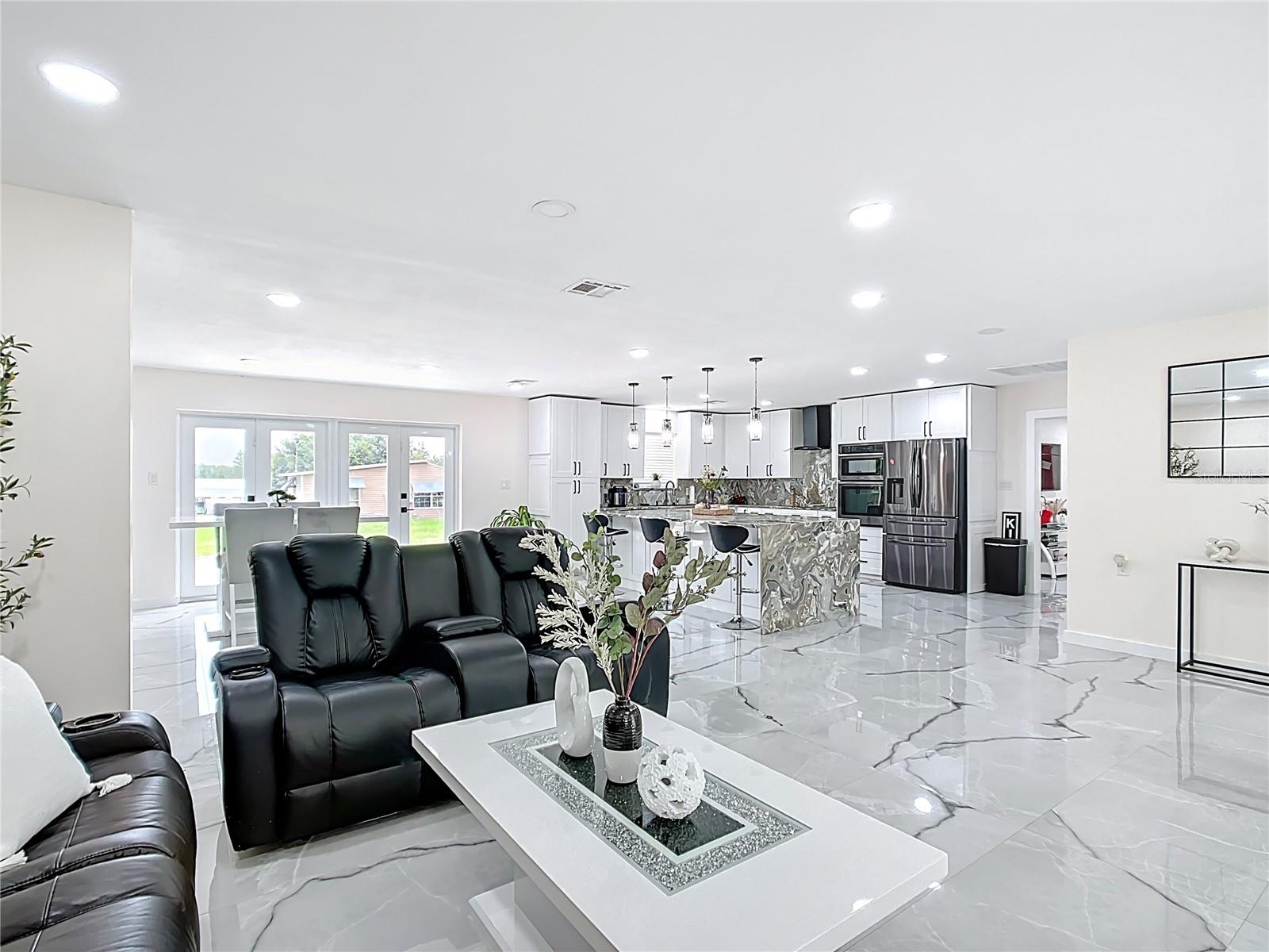 516 PETES LANE