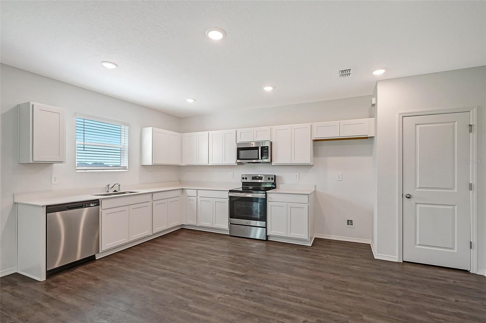 11391 LAKE LOUISA TERRACE