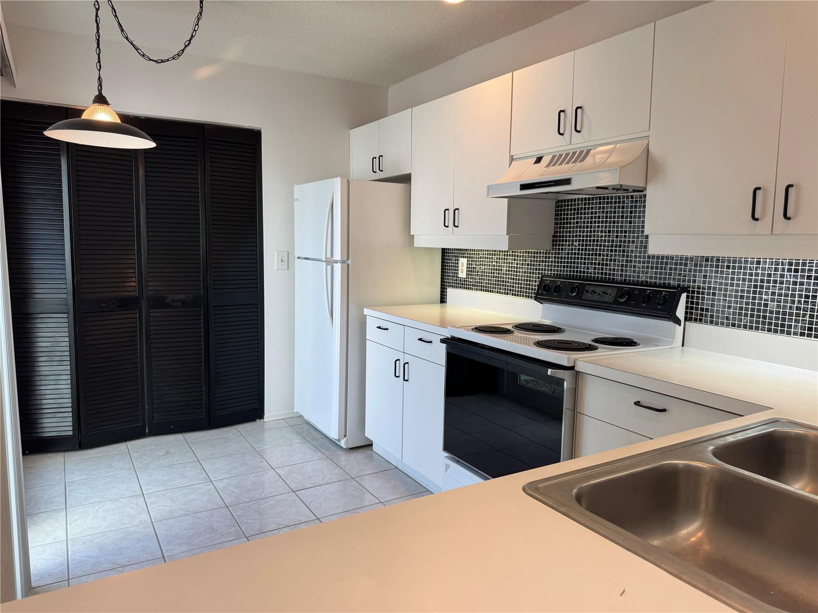 1288 SPOONBILL LANDINGS CIRCLE