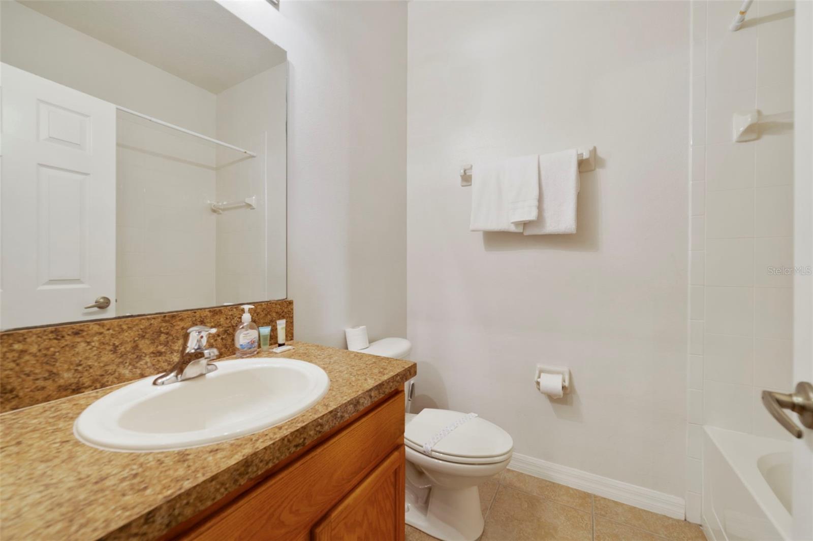 OAKWATER CONDO PH 20-23 - Residential