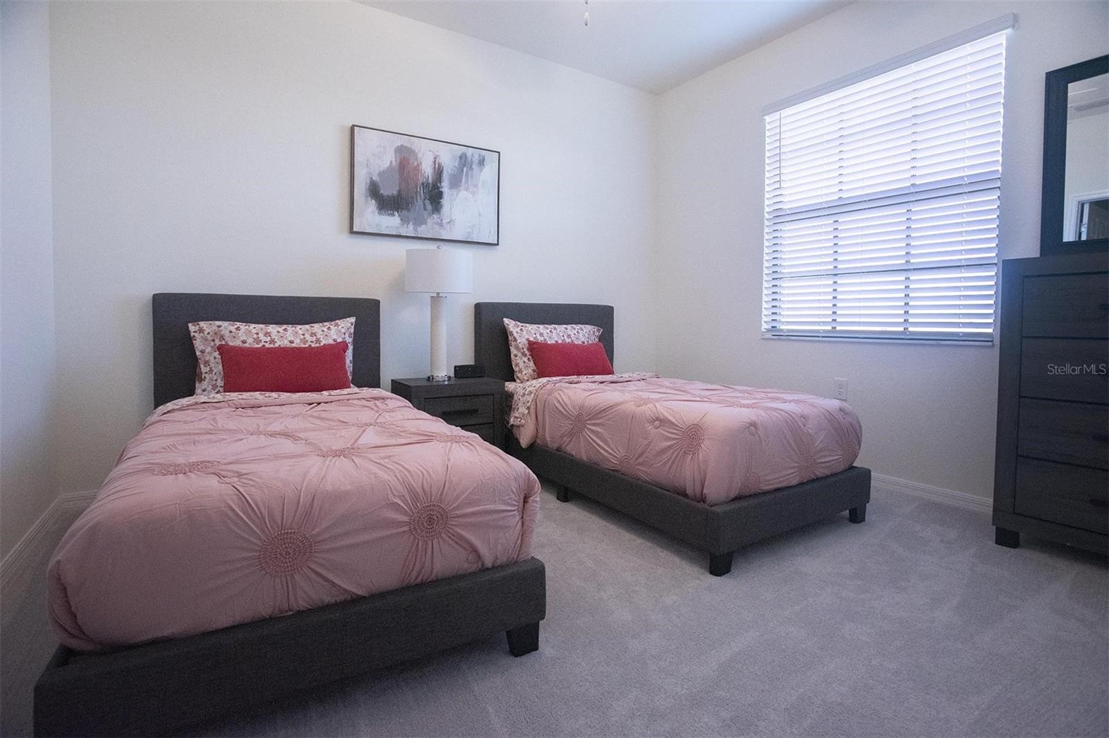TERRACE VI AT LAKEWOOD NATIONAL PH I - Residential Lease