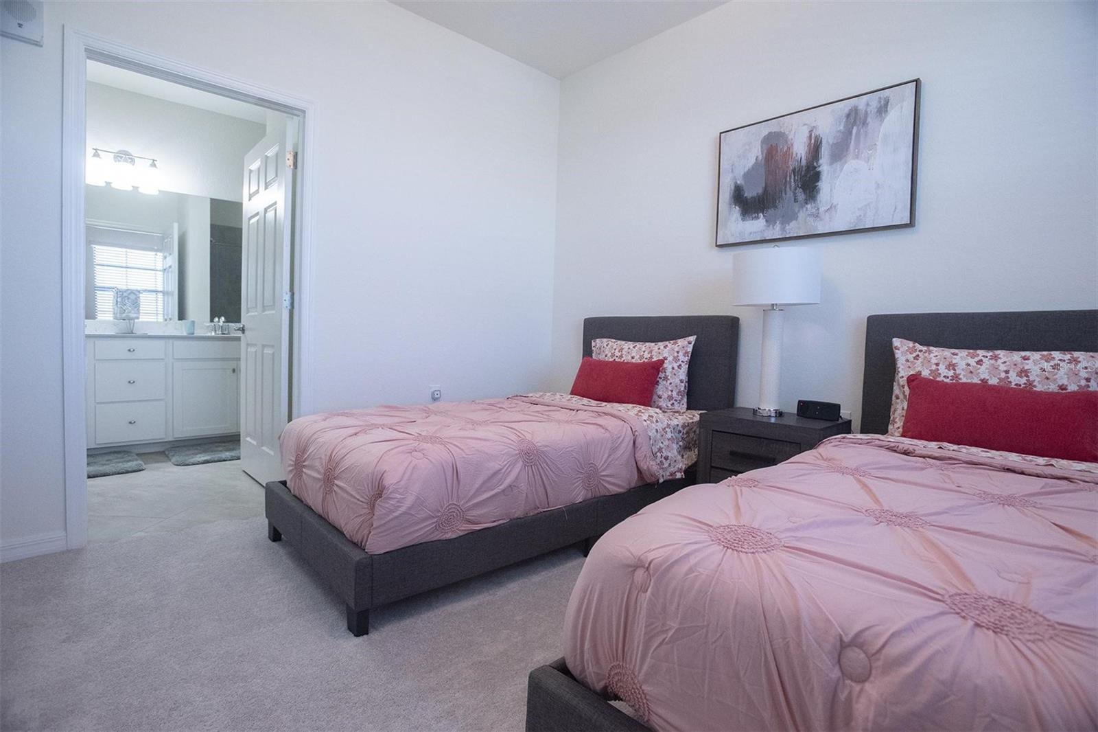 TERRACE VI AT LAKEWOOD NATIONAL PH I - Residential Lease