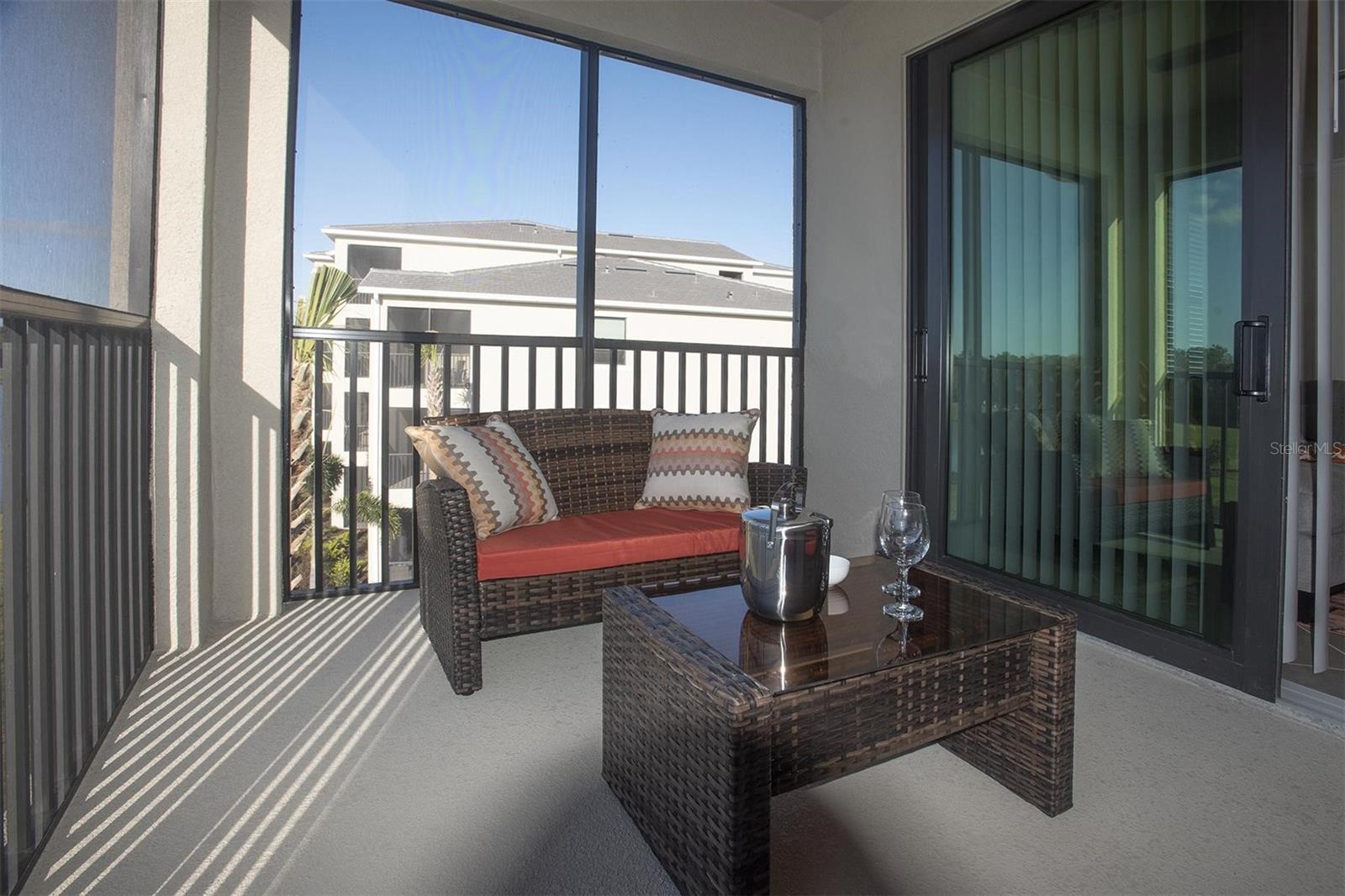 TERRACE VI AT LAKEWOOD NATIONAL PH I - Residential Lease