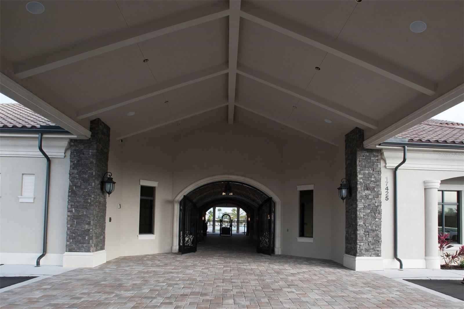 TERRACE VI AT LAKEWOOD NATIONAL PH I - Residential Lease