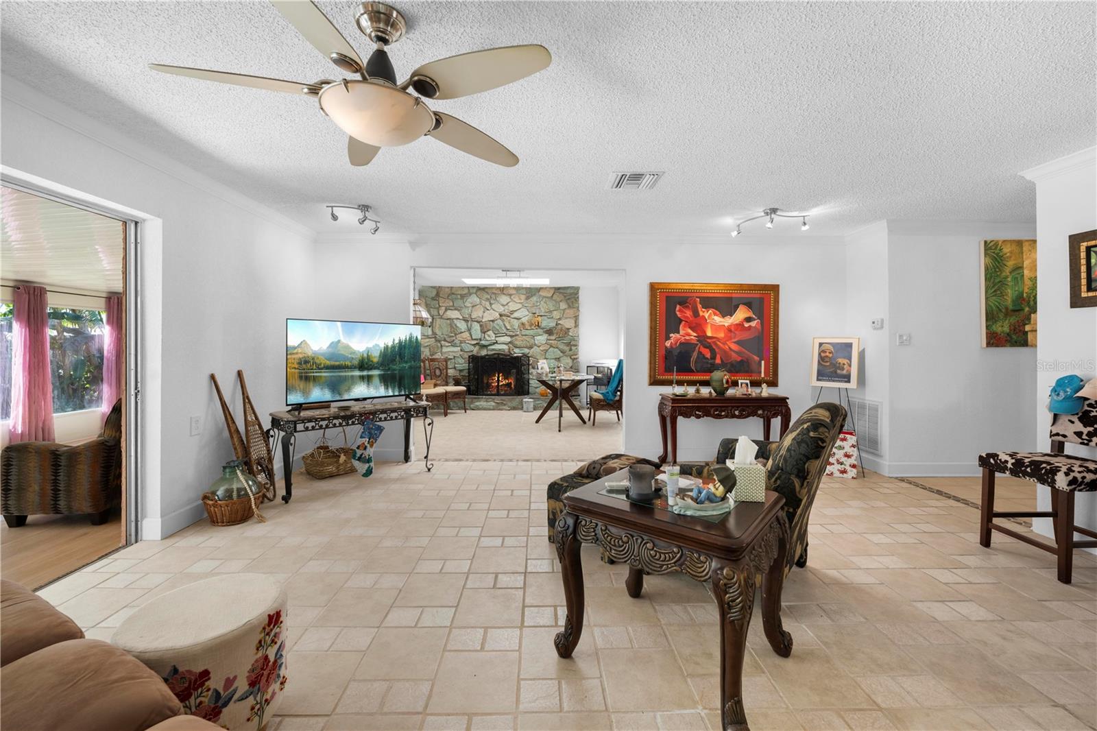 MARTHAS VINEYARD - Residential