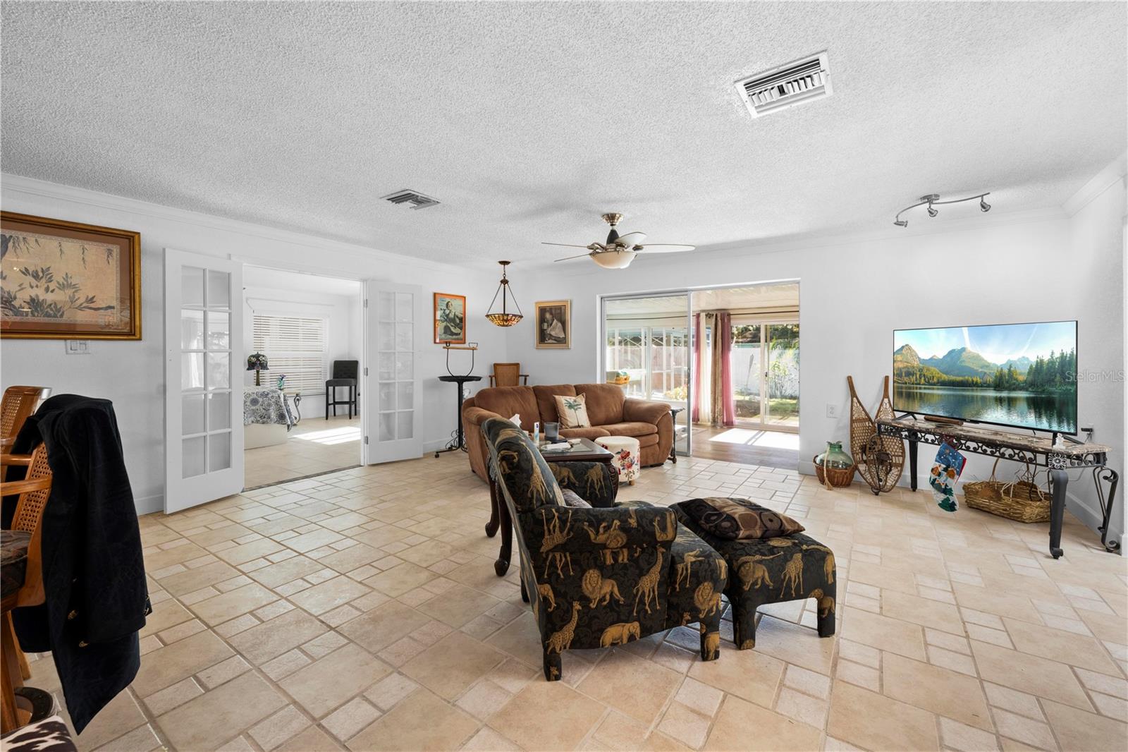 MARTHAS VINEYARD - Residential